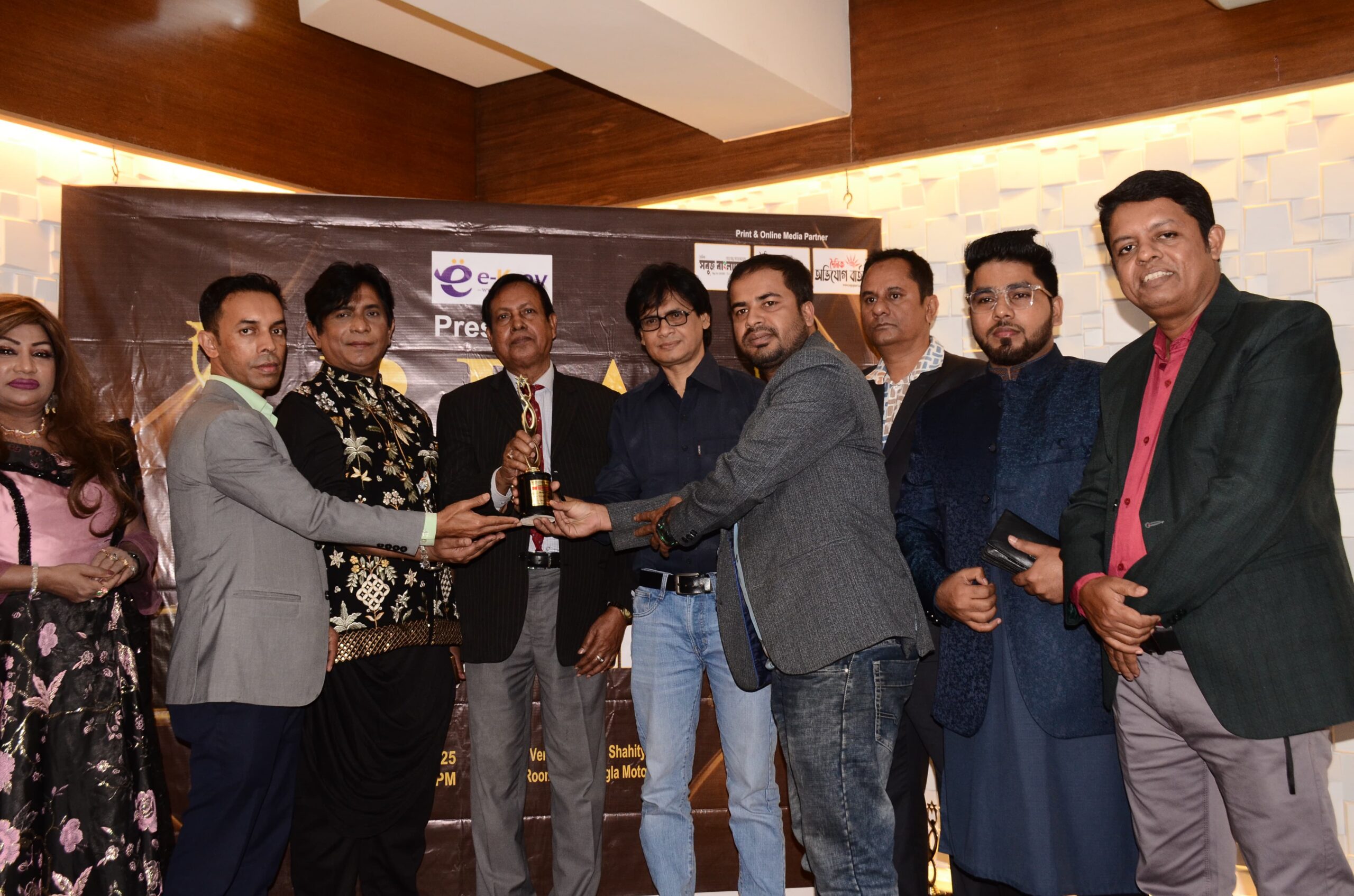 বিপিএ অ্যাওয়ার্ড পেলেন সিনিয়র সাংবাদিক জুয়েল খন্দকার