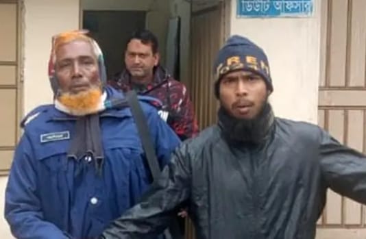 রংপুরে বাবাকে হত্যার পর থানায় গিয়ে আত্মসমর্পণ করল ছেলে