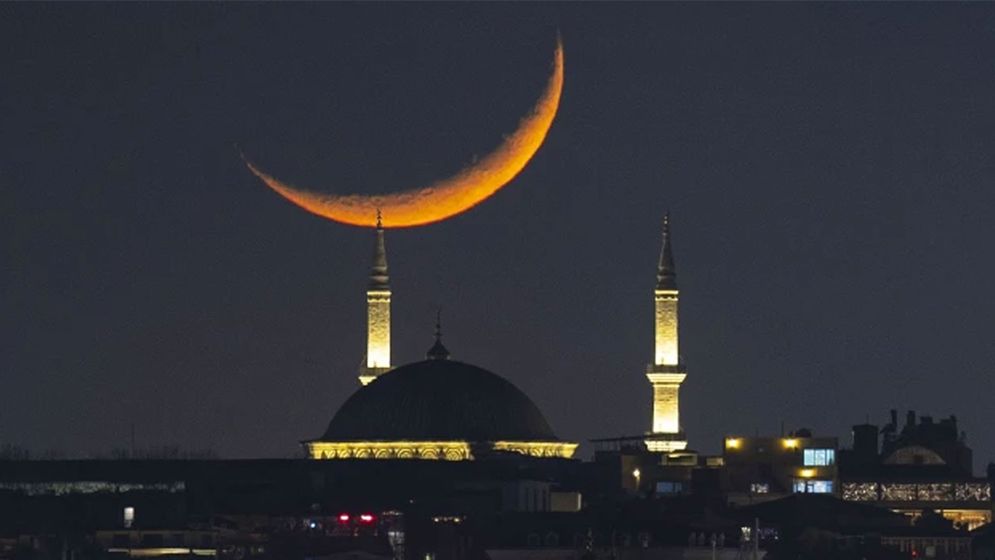 মধ্যপ্রাচ্যের আকাশে রজবের চাঁদ, জানা গেল রোজার সম্ভাব্য তারিখ