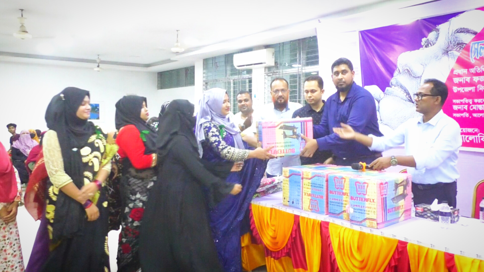 বেনাপোলে আলোকিত নারী উন্নয়ন সংস্থার মাধ্যমে উপকৃত হচ্ছেন ৫ শতাধিক নারী