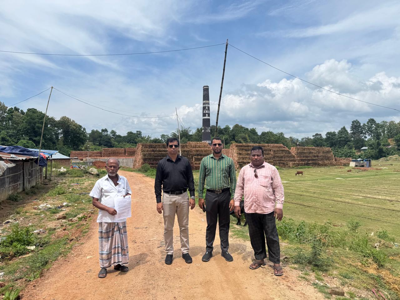 রাঙ্গুনিয়ায় অবৈধ ১৭ ইটভাটা বন্ধের নোটিশ