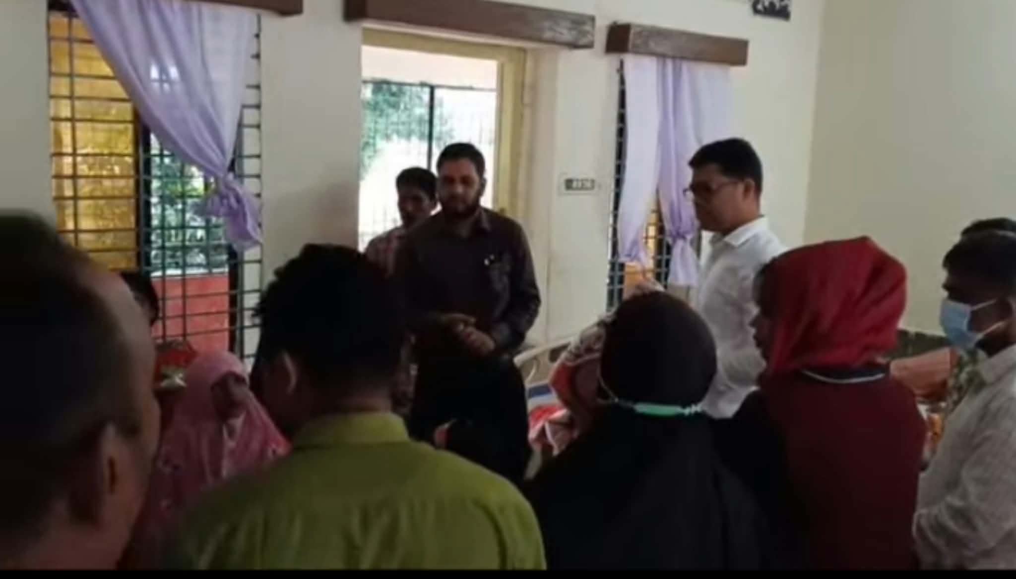 বালিয়াডাঙ্গীতে মিড ডে মিলের ডিম খেয়ে হাসপাতালে ৩০ শিক্ষার্থী