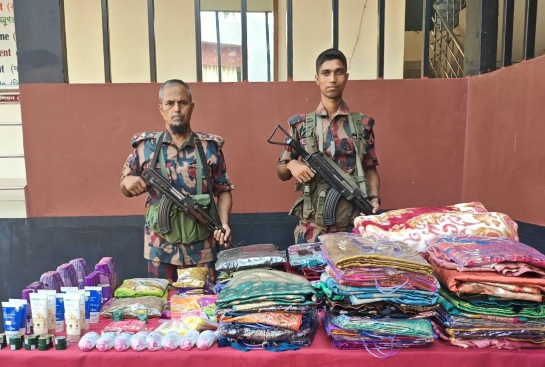 বেনাপোল সীমান্তে প্রায় ৫ লাখ টাকার ভারতীয় পণ্য জব্দ